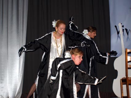 виступ учасників конкурсної програми фестивалю Vivus Fabula