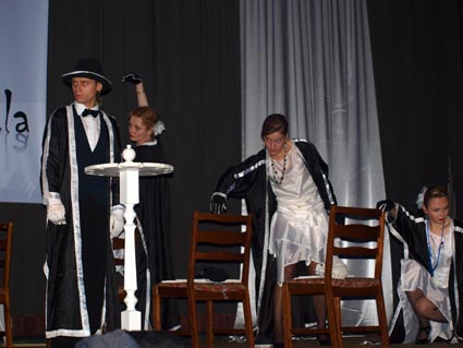 виступ учасників конкурсної програми фестивалю Vivus Fabula