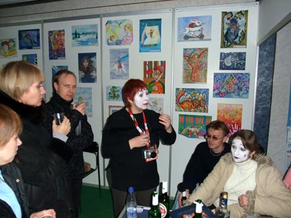 літературні читання у супроводі мімів)